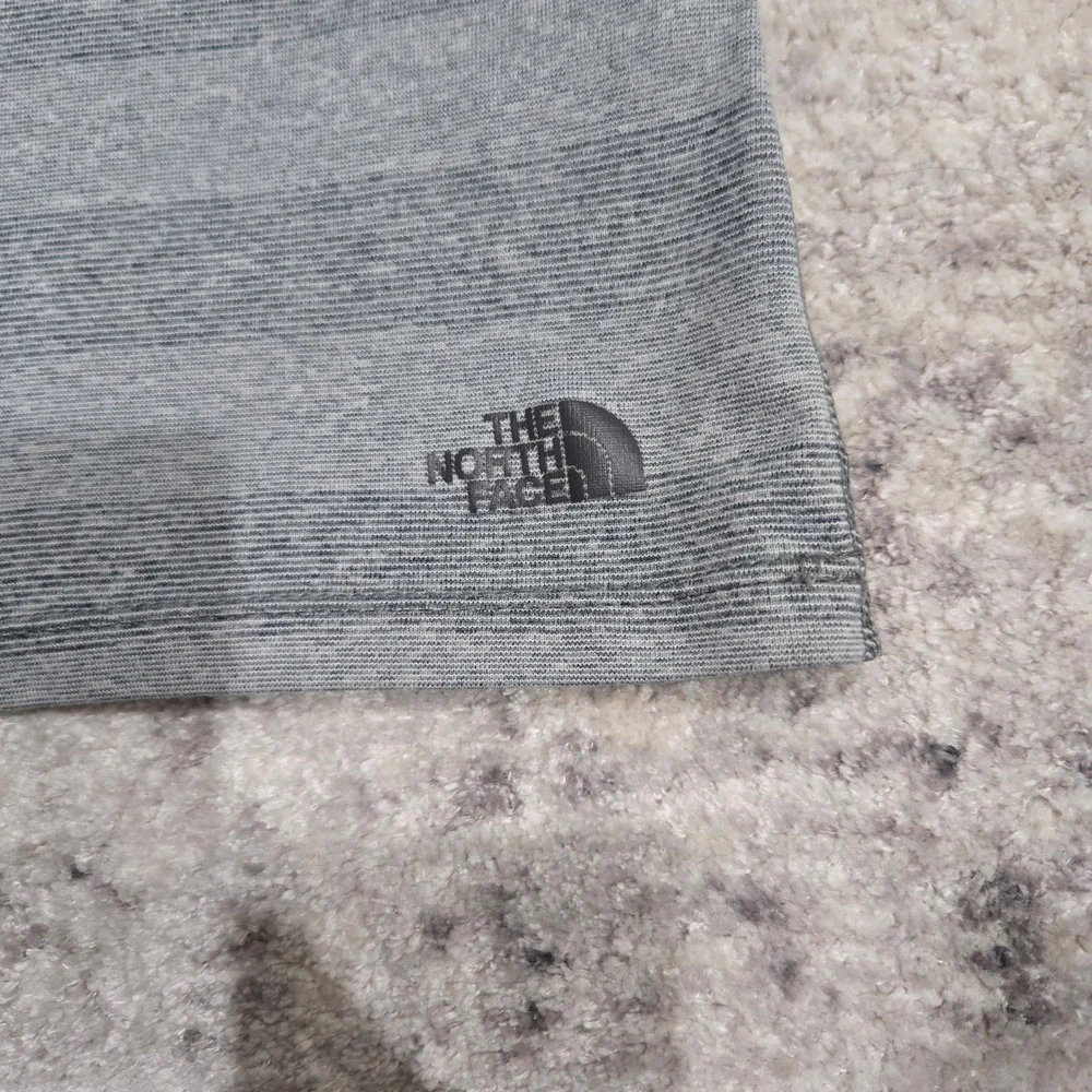 The North Face FlashDry Athletic Top Small Gray Black Running Tee - Picture 2 of 12